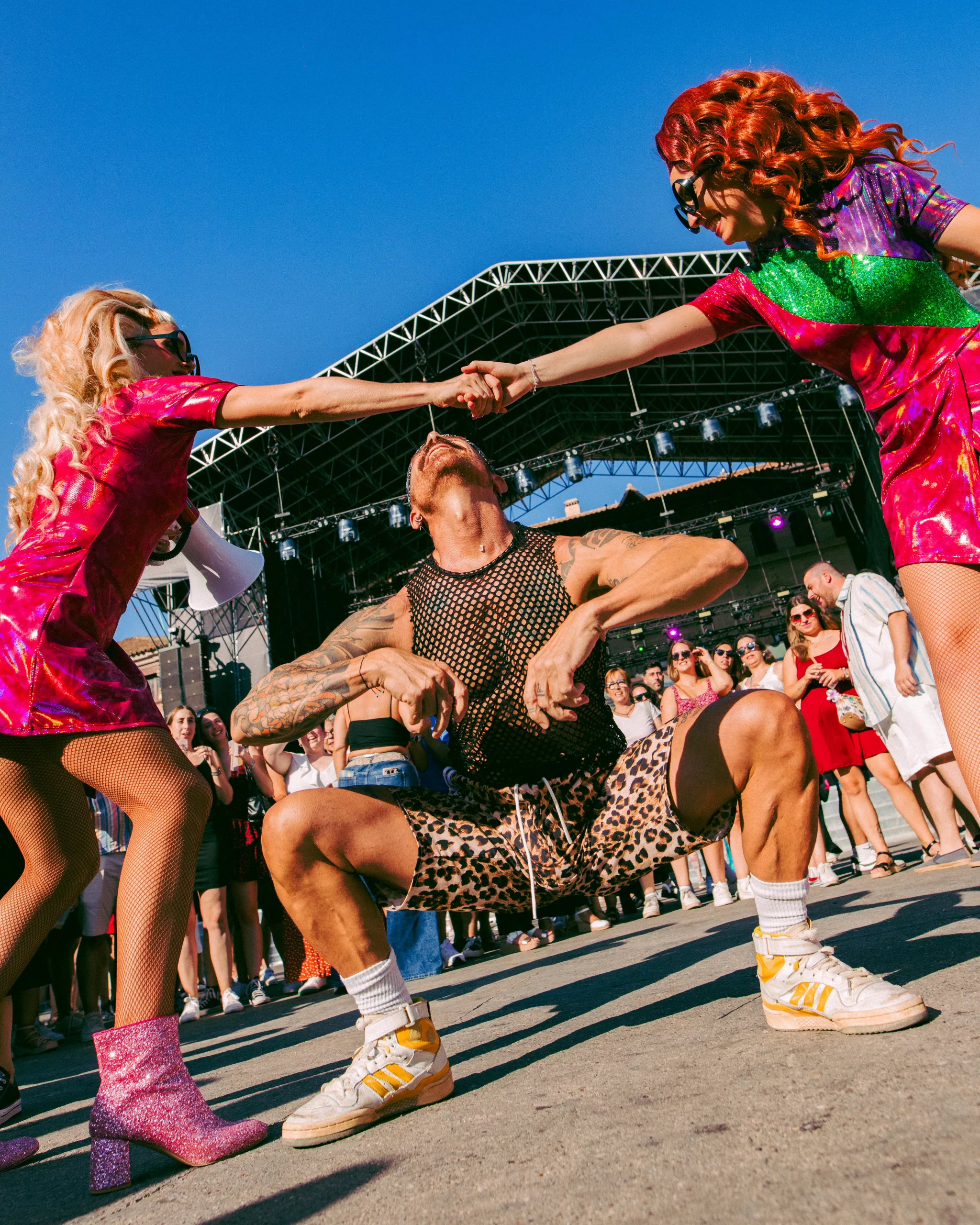 loco bongo deluxe barcelona 2026 poble espanyol azafatas