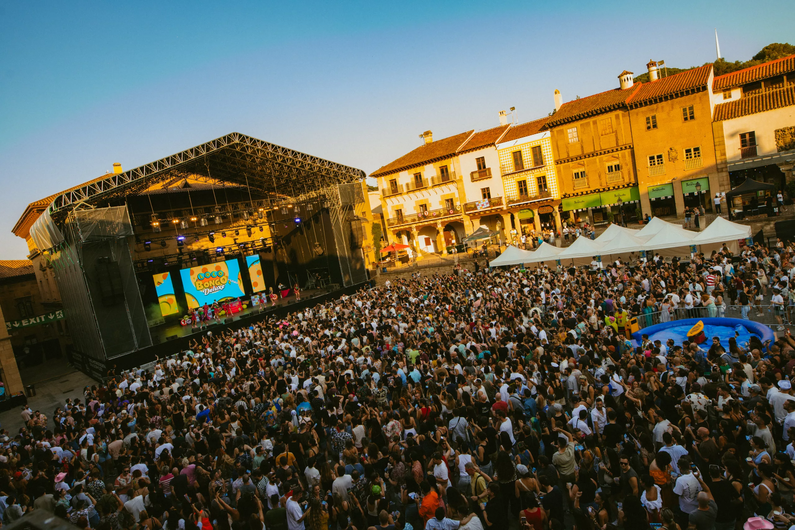 escenario poble espanyol loco bongo deluxe barcelona